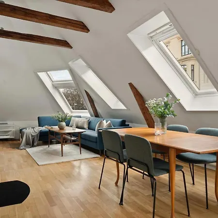 Penthouse In The Heart Of With Beautiful Private Rooftop Апартаменти *