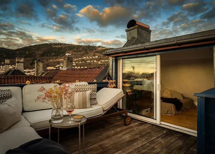 Penthouse In The Heart Of With Beautiful Private Rooftop Apartman *